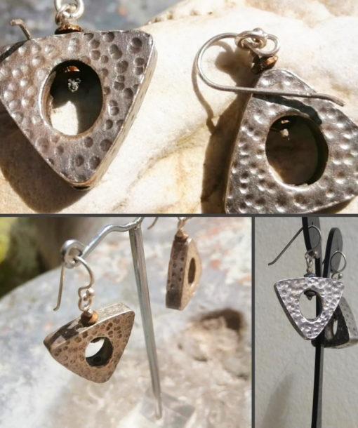 Pendientes, Triangulos de Plata con cuentita de Bronce