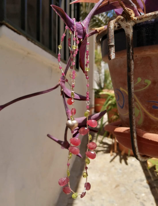 Collar, Rubí y Olivino con pequeño corazón de Plata