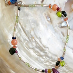 Pulsera de Plata y Olivino, Zafiro azul, Rubí, Amatista y otras piedras