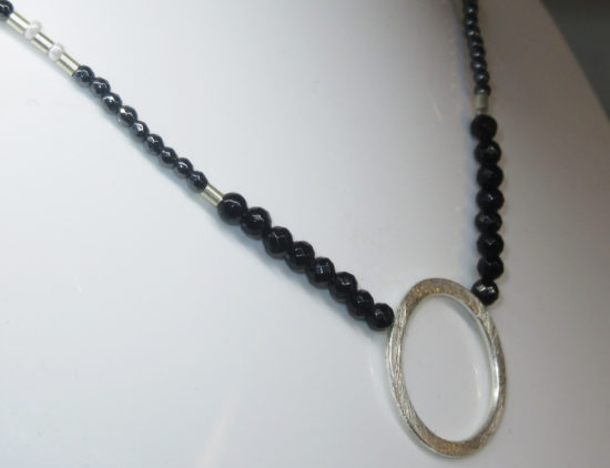 Conjunto de gargantilla y Pendientes Isolde925 Black & Grey hematita y plata