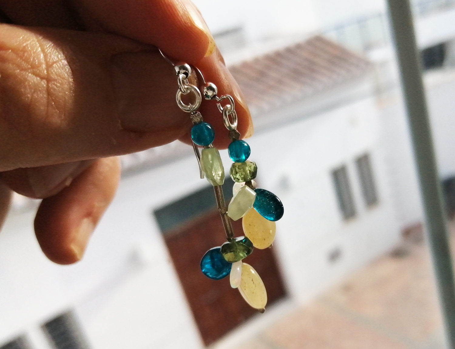 Pendientes Isolde925;  Gotas de Zafiro amarillo y Apatito azul