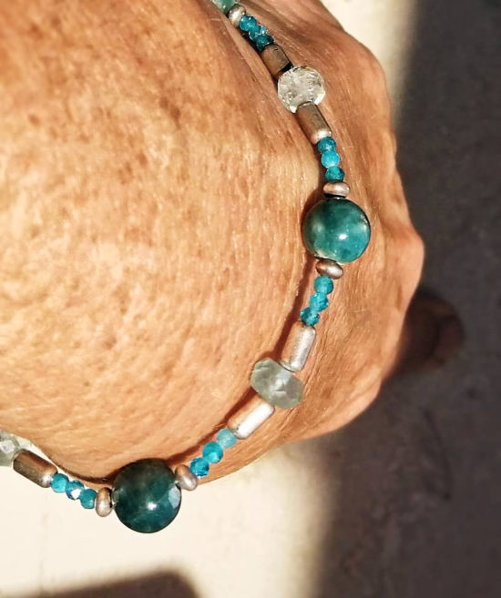 Pulsera de Apatito y Aguamarina, Reclamo de Verano